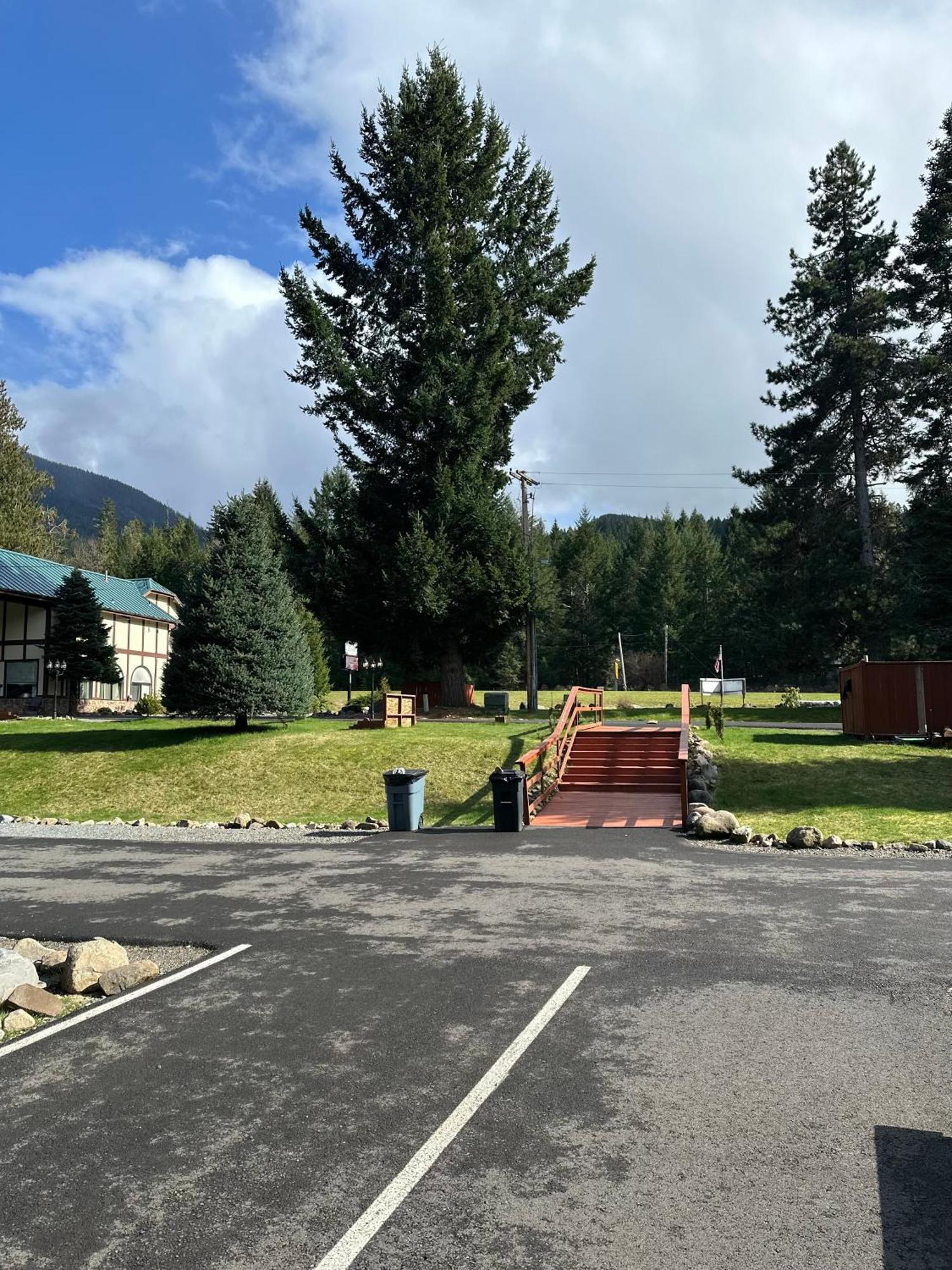 Packwood Lodge & Cabins Exterior photo